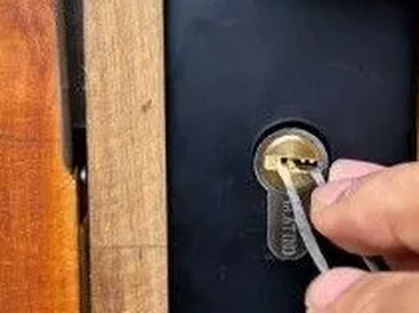 Deadbolt Installation - Local Locksmith Services